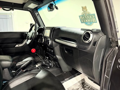 Used 2016 Jeep Wrangler Unlimited Rubicon image 18