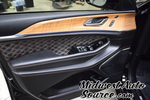 Used 2024 Jeep Grand Cherokee Summit image 10