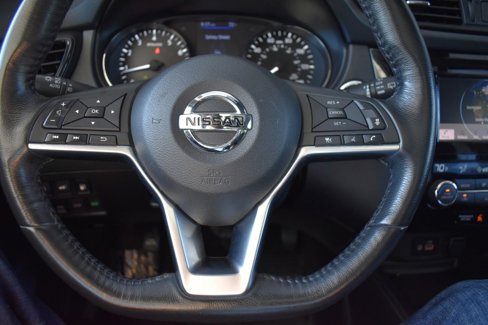Used 2018 Nissan Rogue SL w/ Premium Package image 19