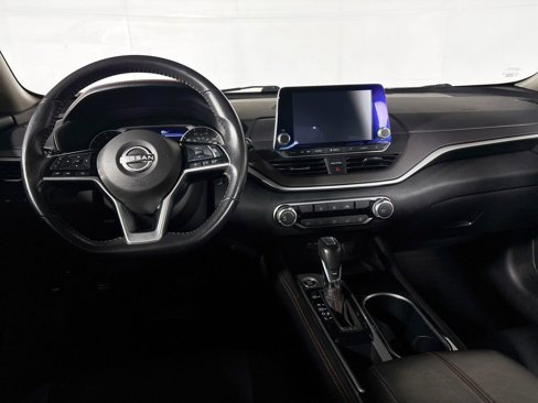 Used 2023 Nissan Altima 2.5 SR image 12
