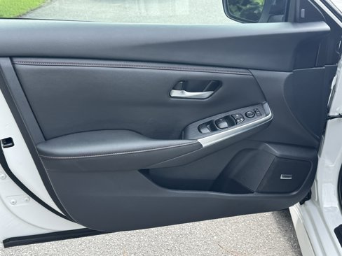 Used 2024 Nissan Sentra SR w/ SR Premium Package image 13