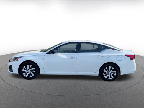Used 2024 Nissan Altima 2.5 S image 9