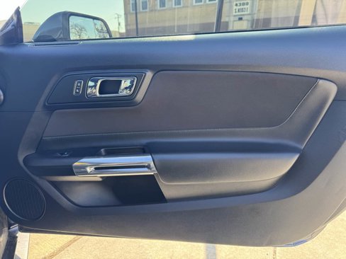 Used 2015 Ford Mustang Coupe image 19