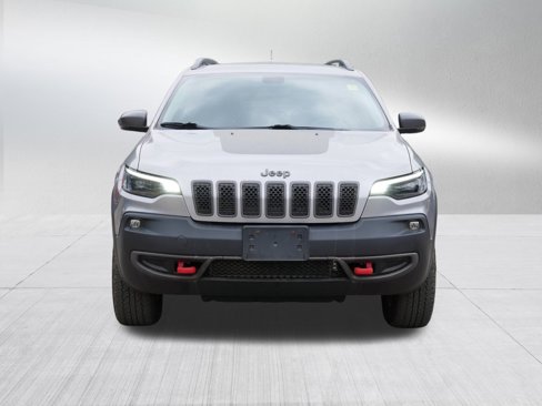 Used 2019 Jeep Cherokee Trailhawk w/ Cold Weather Group image 2