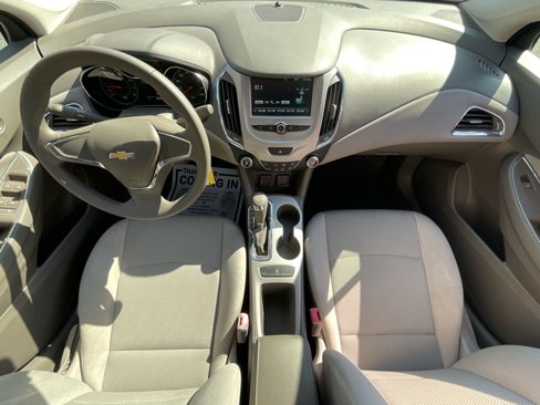 Used 2018 Chevrolet Cruze LS image 19