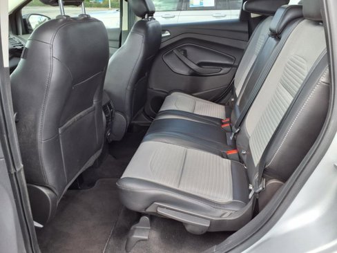 Used 2019 Ford Escape SE image 16