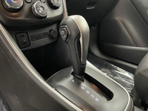 Certified 2022 Chevrolet Trax LT w/ LT Convenience Package image 9