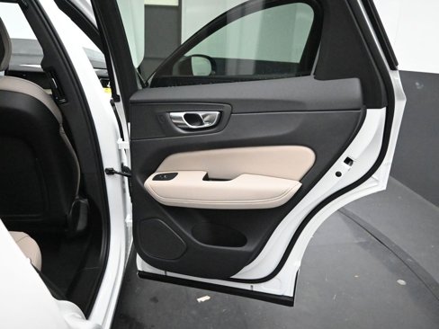 New 2026 Volvo XC60 B5 Core w/ Climate Package image 36