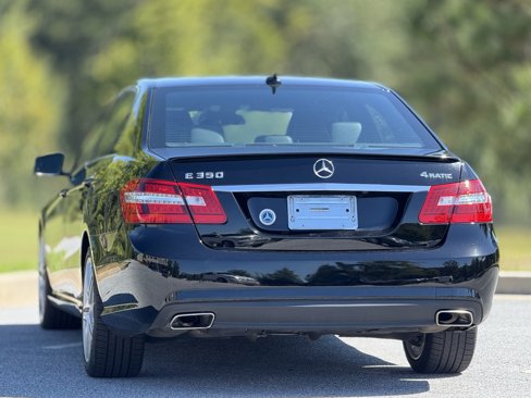 Used 2012 Mercedes-Benz E 350 4MATIC Sedan image 4