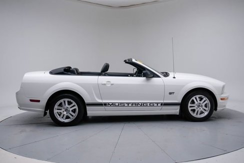 Used 2005 Ford Mustang GT Premium image 8