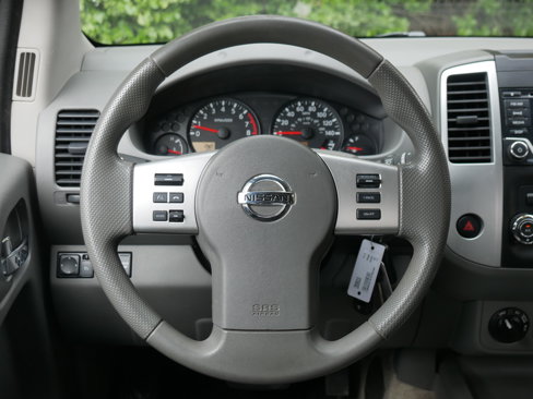 Used 2018 Nissan Frontier SV image 6