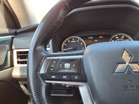 Used 2022 Mitsubishi Outlander SE image 17