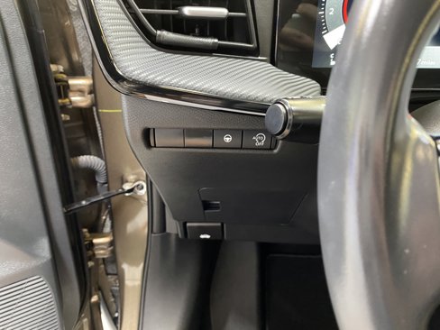 Used 2025 Nissan Kicks SR image 34