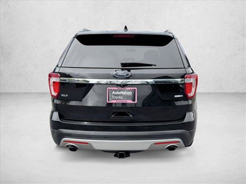 Used 2016 Ford Explorer XLT w/ Equipment Group 201A image 6
