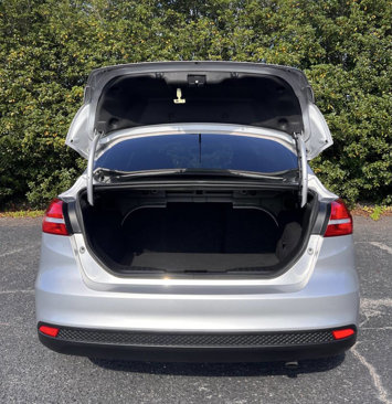 Used 2017 Ford Focus SE image 7