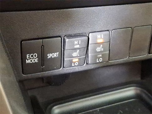 Used 2015 Toyota RAV4 Limited image 18