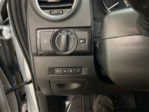 Used 2013 Chevrolet Captiva Sport LS image 22
