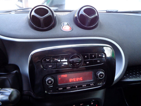 Used 2016 smart fortwo passion image 29