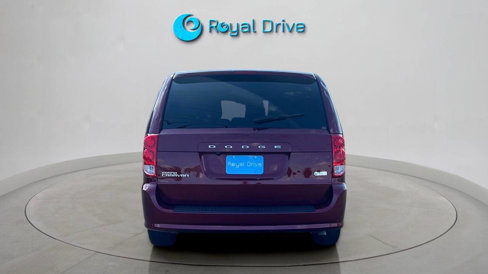 Used 2019 Dodge Grand Caravan SE image 5