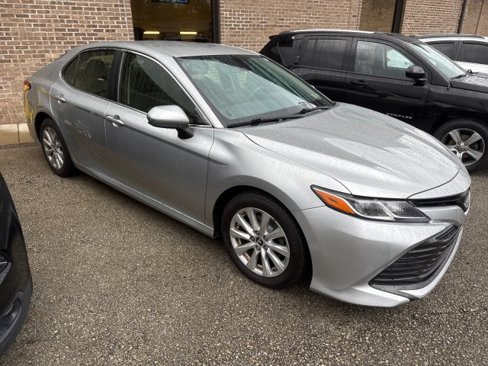 Used 2018 Toyota Camry LE image 5