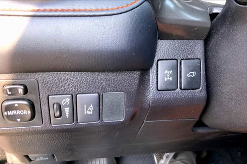 Used 2018 Toyota RAV4 SE image 34