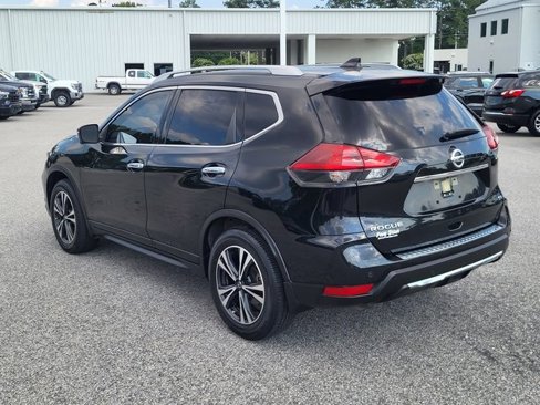 Used 2020 Nissan Rogue SV w/ Premium Package image 6