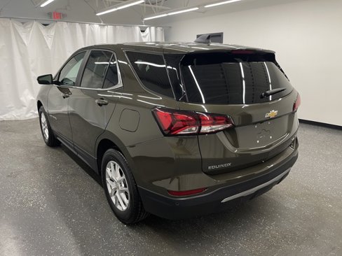 Used 2023 Chevrolet Equinox LT image 3