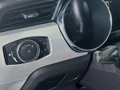 Used 2017 Ford Mustang Premium image 16