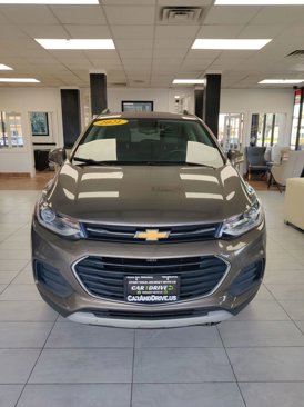 Used 2021 Chevrolet Trax LT w/ LT Convenience Package image 2