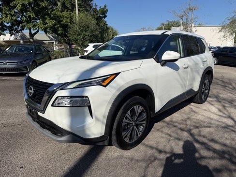 Used 2023 Nissan Rogue SV image 3