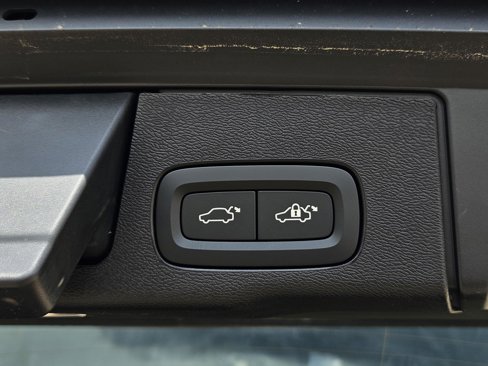 New 2025 Volvo XC60 B5 Ultra w/ Protection Package Premier image 13