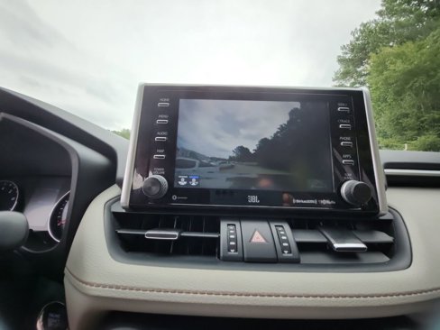 Used 2021 Toyota RAV4 XLE Premium image 19