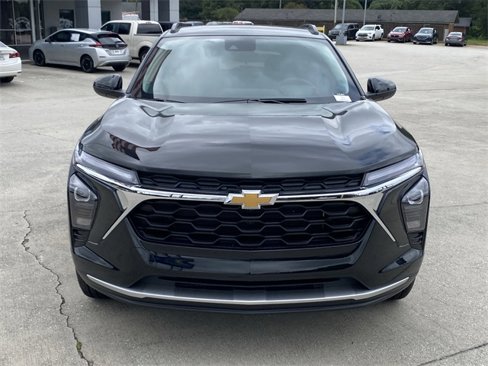 New 2025 Chevrolet Trax LT w/ Driver Confidence Package image 9