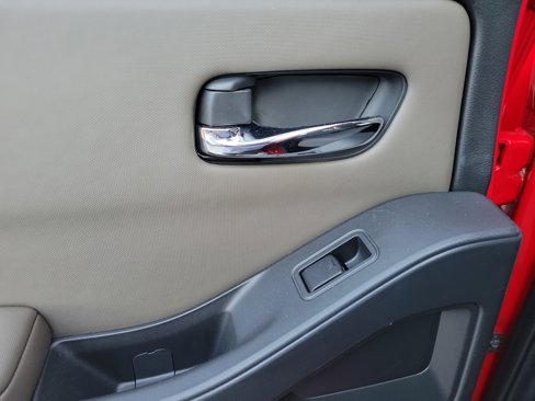 Used 2022 Nissan Frontier SV w/ Technology Package image 19