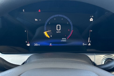 New 2025 Chevrolet Trax LT image 24