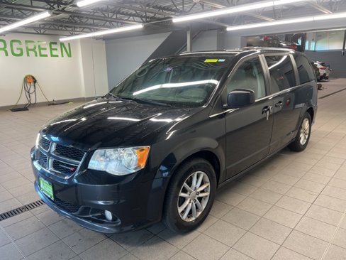 Used 2019 Dodge Grand Caravan SXT image 3
