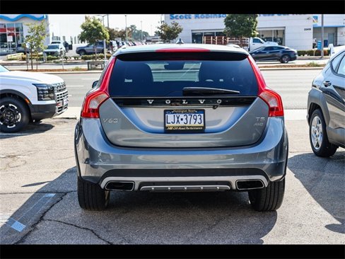 Used 2018 Volvo V60 T5 Cross Country w/ Convenience Package image 5
