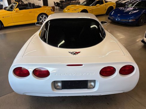 Used 2004 Chevrolet Corvette Coupe w/ Preferred Equipment Group image 9