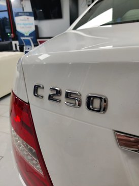 Used 2013 Mercedes-Benz C 250 Sedan image 11