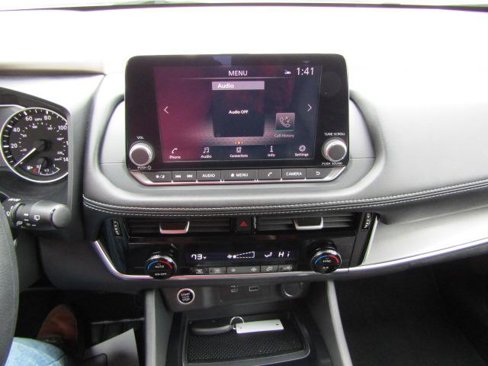 Used 2022 Nissan Rogue SV image 10