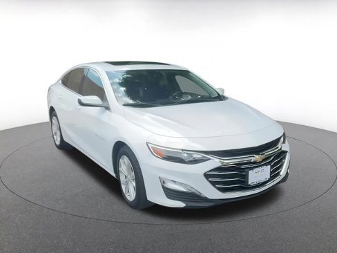 Used 2024 Chevrolet Malibu LT image 3