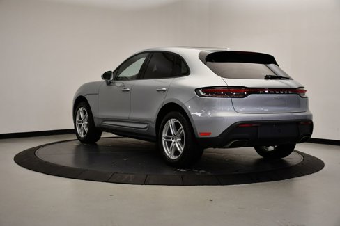 Certified 2023 Porsche Macan image 3