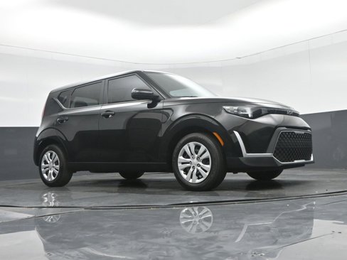 Used 2023 Kia Soul LX image 46