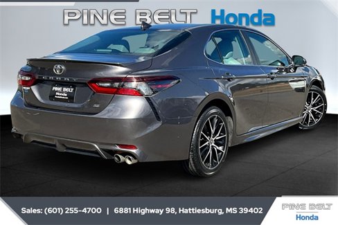 Used 2022 Toyota Camry SE image 11