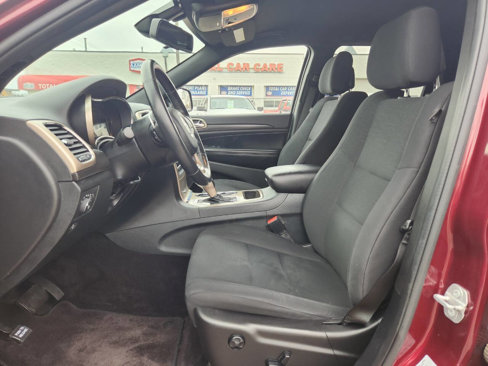 Used 2016 Jeep Grand Cherokee Laredo w/ Quick Order Package 23E image 12