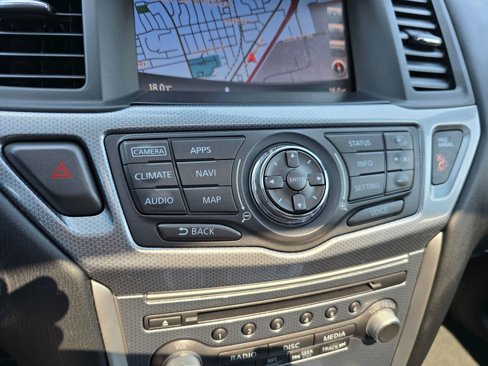 Used 2017 Nissan Pathfinder SL image 32
