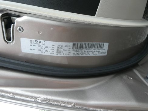 Used 2018 Chrysler Pacifica Touring-L image 10