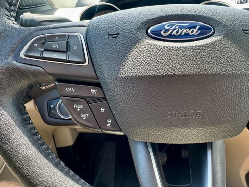 Used 2018 Ford Escape Titanium w/ Ford Safe & Smart Package image 27