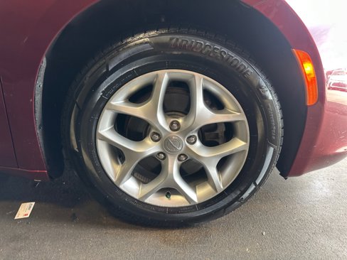 Used 2020 Chrysler Pacifica Limited image 29