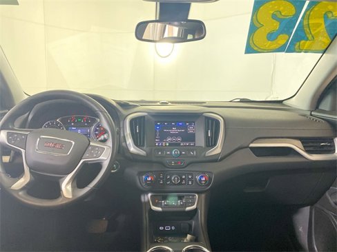 Used 2023 GMC Terrain SLE w/ Driver Convenience Package image 10